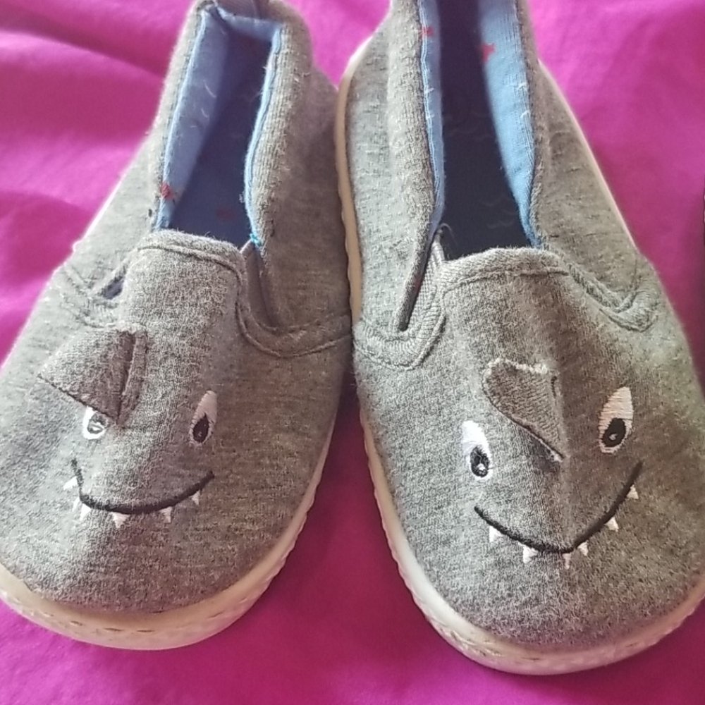 Shoes - Picture 2 of 4